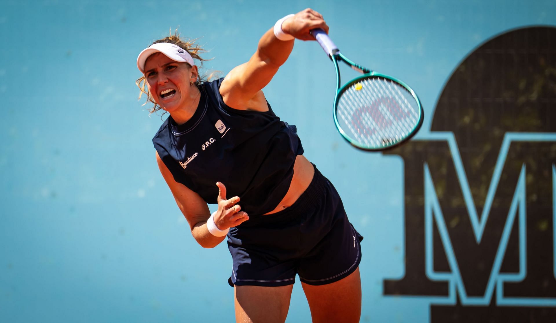 Beatriz Haddad Maia serves at the Madrid Open 2025 | Image Source: Getty
